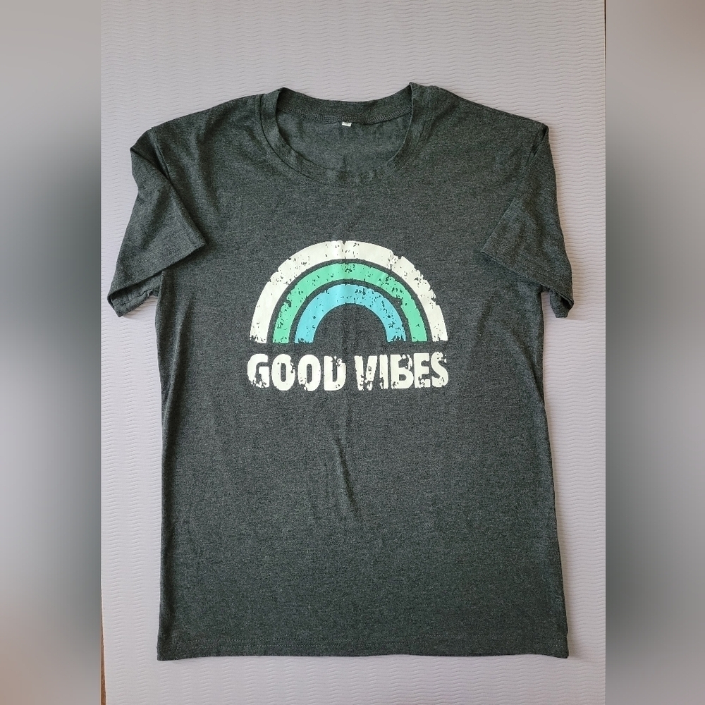 Good Vibes Tshirt Size Small Gray
